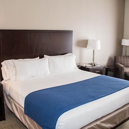 Holiday Inn Express And Suites Sikeston By Ihg Bagian luar foto