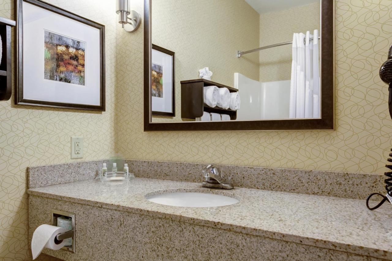 Holiday Inn Express And Suites Sikeston By Ihg Bagian luar foto