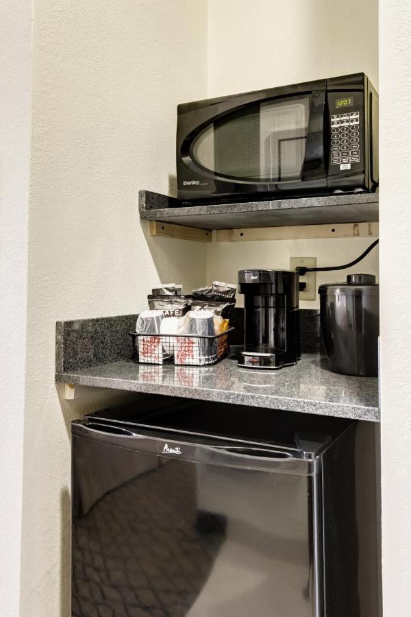 Holiday Inn Express And Suites Sikeston By Ihg Bagian luar foto
